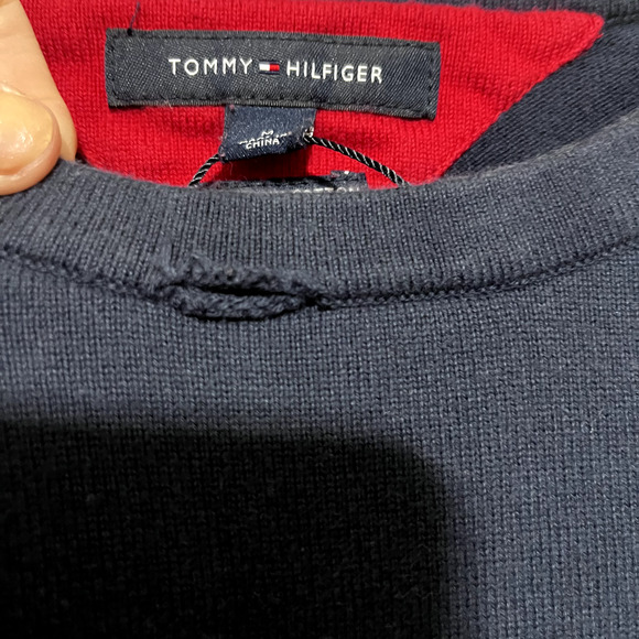 Tommy Hilfiger Men’s Crewneck Sweatshirt Red White Blue Size M colorblock - Picture 3 of 6